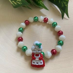 Fancy Pearl Christmas Colors Bracelet With Mrs Claus Charm